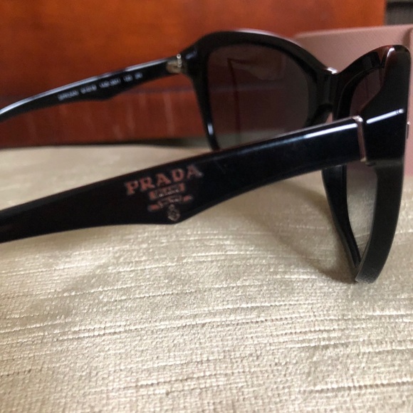 Prada ladies sunglasses - Picture 4 of 14